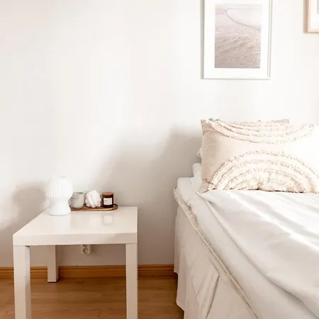 Apartamento Poista 2ndhomes Bright And Cozy By The Esplanade Park Helsínquia